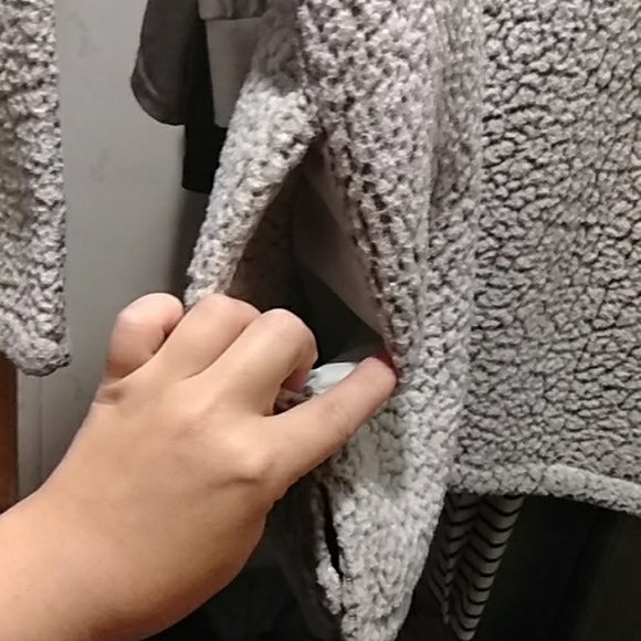 Medium pullover - Picture 2 of 2